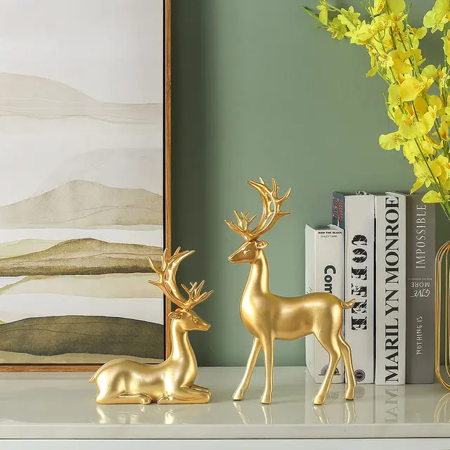 Two golden deers & Crystal Ball Center piece.