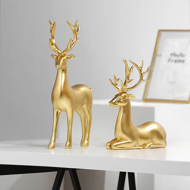 Two golden deers & Crystal Ball Center piece.