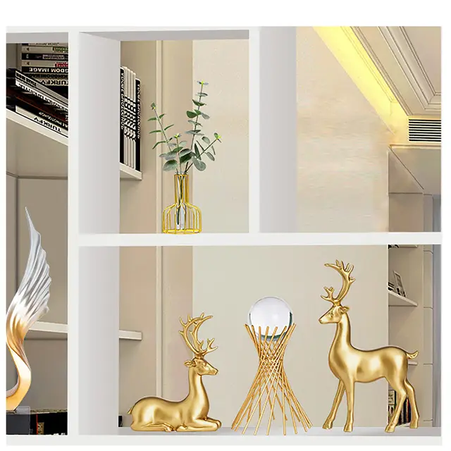 Two golden deers & Crystal Ball Center piece.
