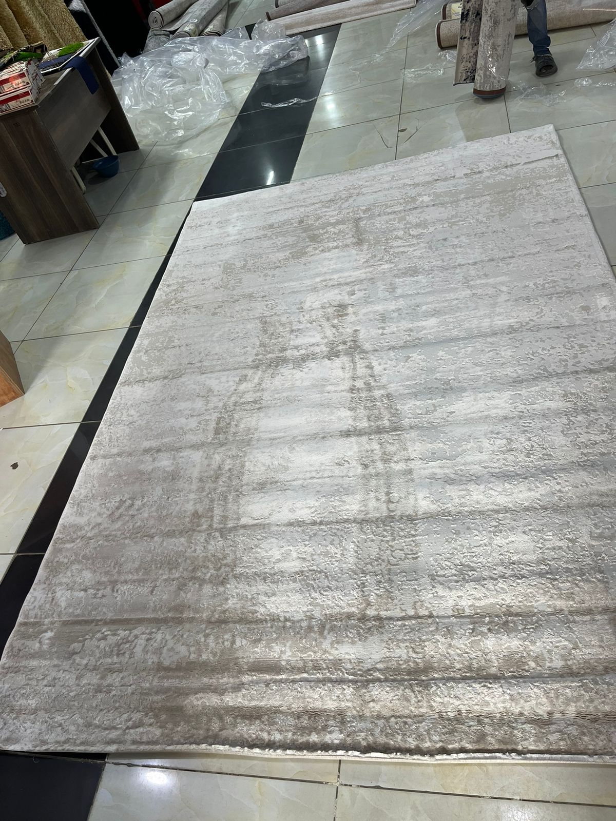 Bitiye Crown Carpet (5*8)