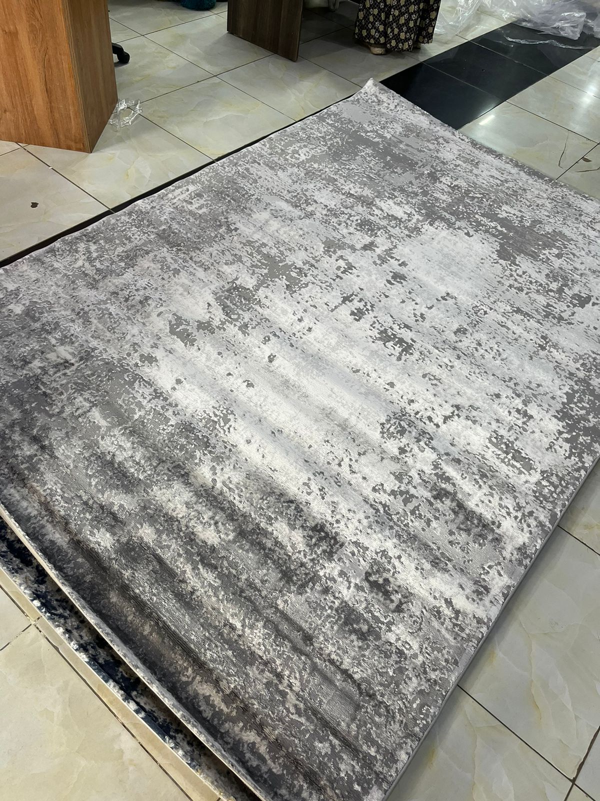 Bitiye Crown Carpet (5*8)