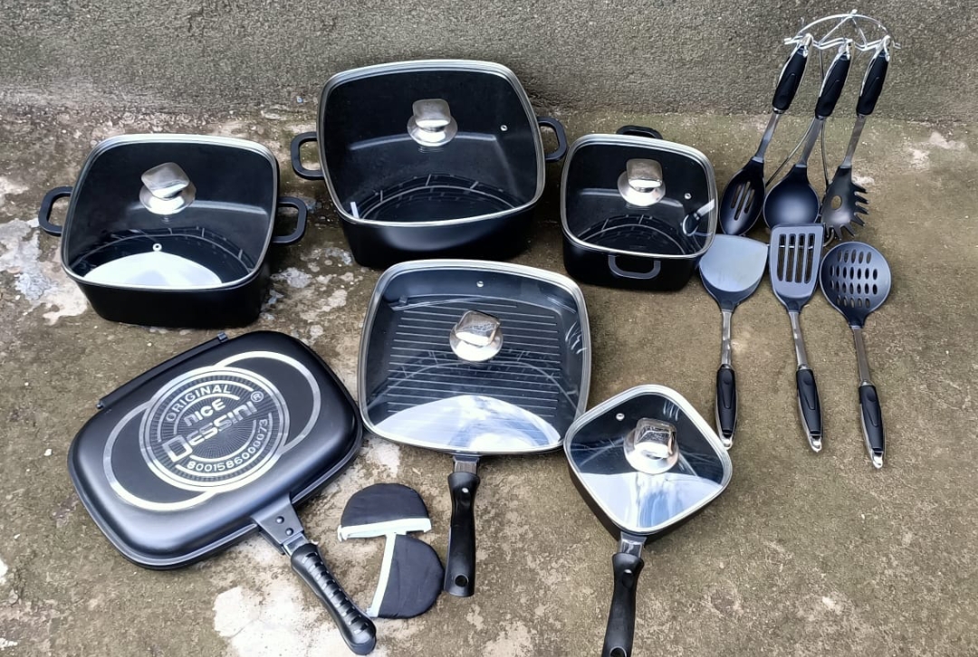 Dessini 23 pieces cookware